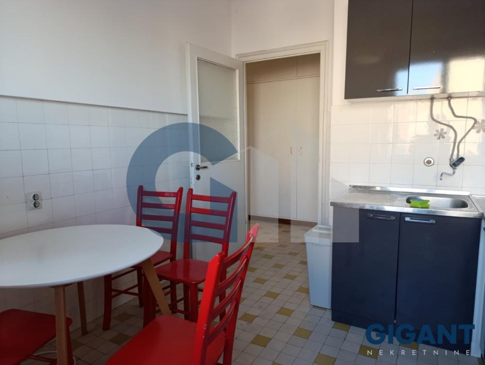 Stan na prodaju u Beogradu, Beograd (Skupština), dvoiposoban, 84m2, cena 439000 evra