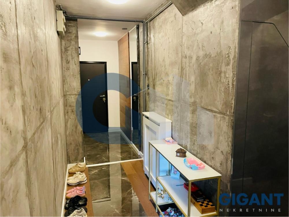 Stan na prodaju u Beogradu, Novi Beograd, cetvorosoban, 125m2, cena 360000 evra