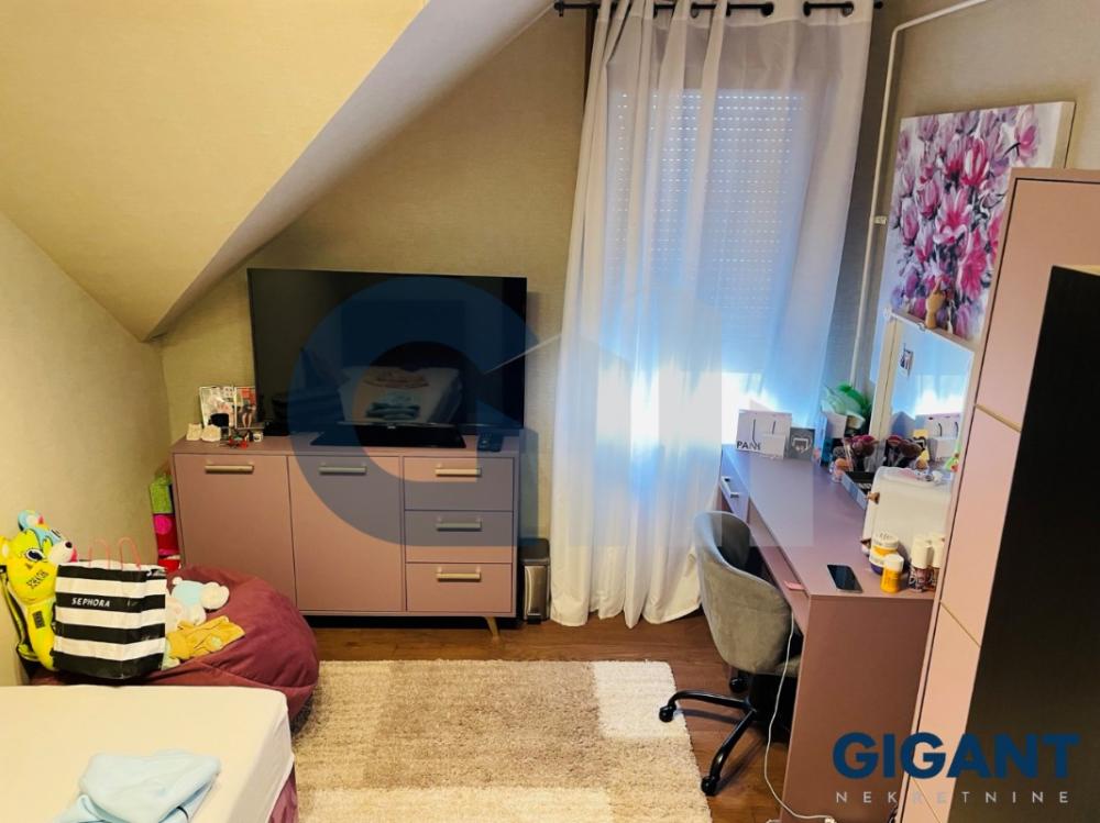 Stan na prodaju u Beogradu, Novi Beograd, cetvorosoban, 125m2, cena 360000 evra