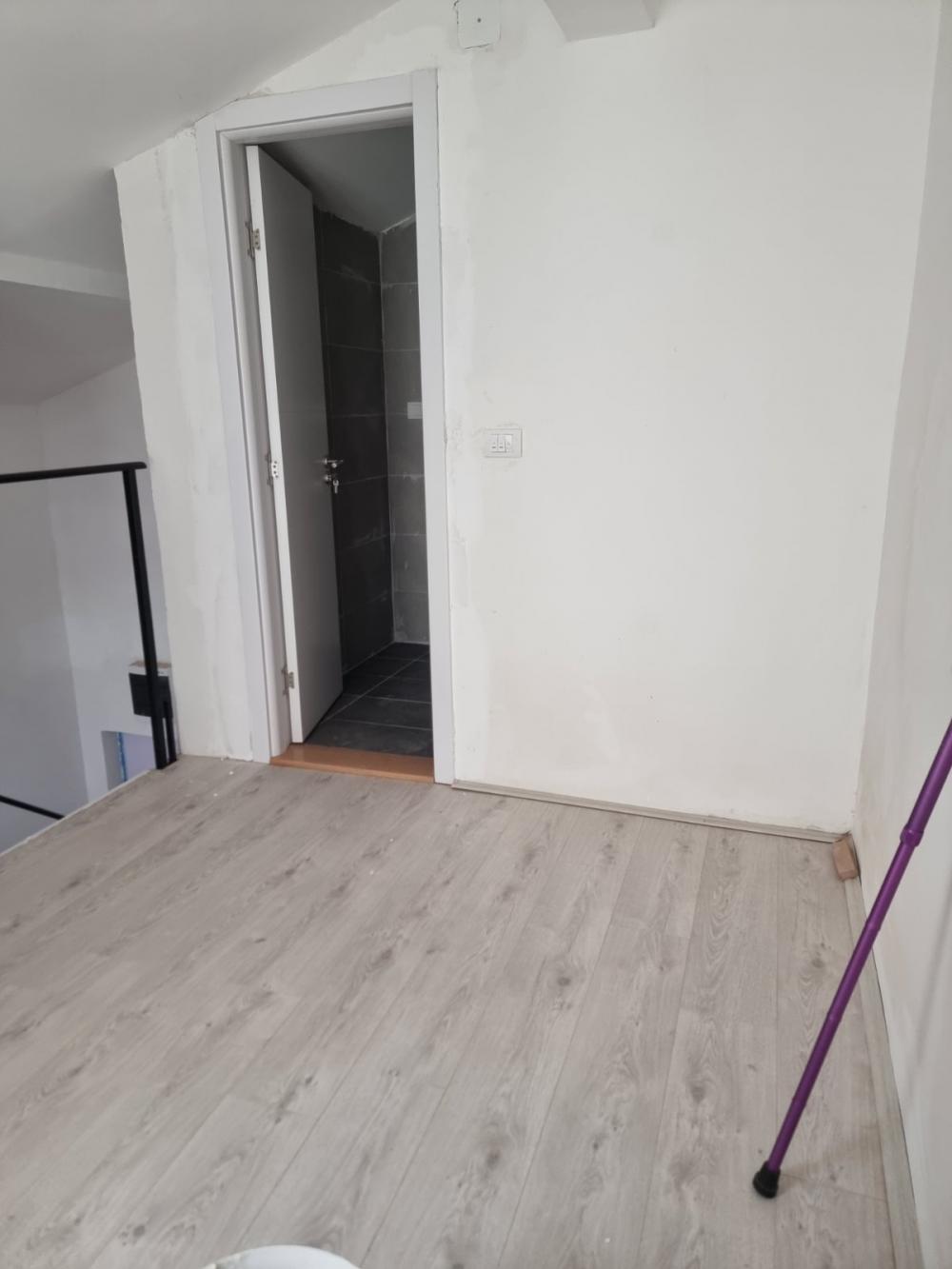 Stan na prodaju u Beogradu, Voždovac, trosoban, 80m2, cena 117000 evra