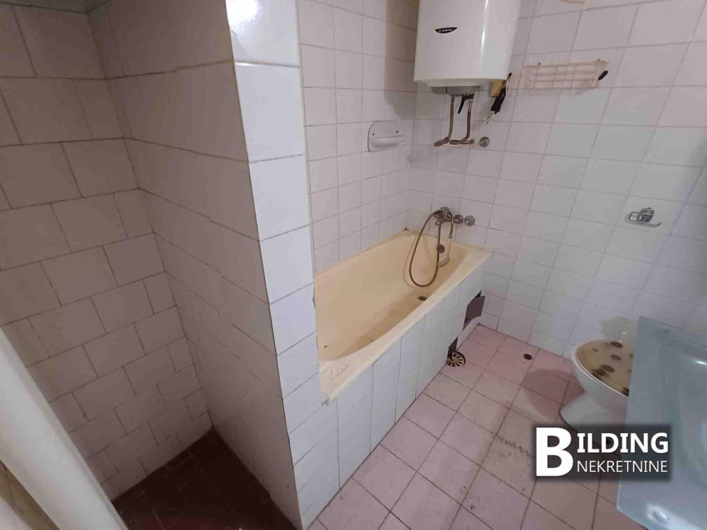 Stan na prodaju u Beogradu, Novi Beograd blok 70 (Kineski TC), dvosoban, 64m2, cena 180000 evra