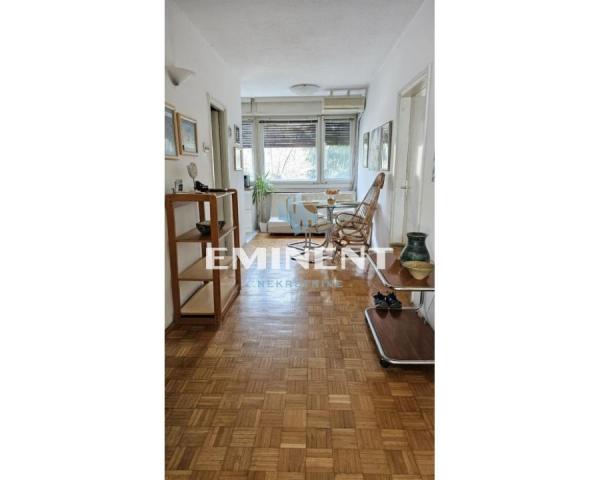 Stan na prodaju u Beogradu, Novi Beograd blok 70 (Kineski TC), trosoban, 92m2, cena 260000 evra