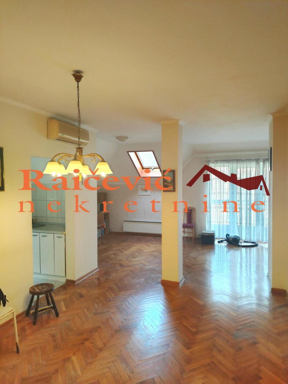 Stan na prodaju u Beogradu, Stari Košutnjak, troiposoban, 88m2, cena 135000 evra