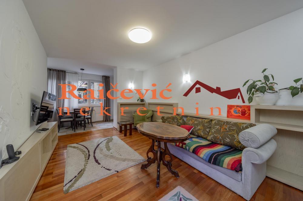 Stan na prodaju u Beogradu, Dorćol, cetvorosoban, 89m2, cena 295000 evra