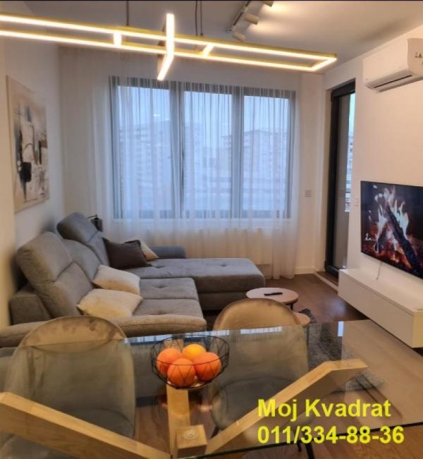 Stan na prodaju u Beogradu, Novi Beograd blok 58, dvoiposoban, 64m2, cena 279900 evra