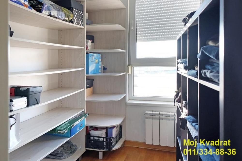 Stan na prodaju u Beogradu, Novi Beograd blok 67A (Belvile), dvosoban, 62m2, cena 246000 evra