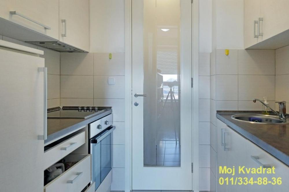 Stan na prodaju u Beogradu, Novi Beograd blok 67A (Belvile), dvosoban, 62m2, cena 246000 evra