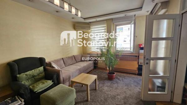 Stan na prodaju u Beogradu, Novi Beograd blok 11 (Hotel Jugoslavija), cetvorosoban, 90m2, cena 315000 evra