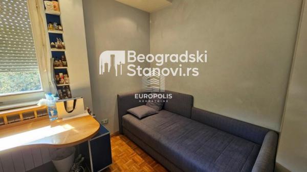 Stan na prodaju u Beogradu, Novi Beograd blok 11 (Hotel Jugoslavija), cetvorosoban, 90m2, cena 315000 evra