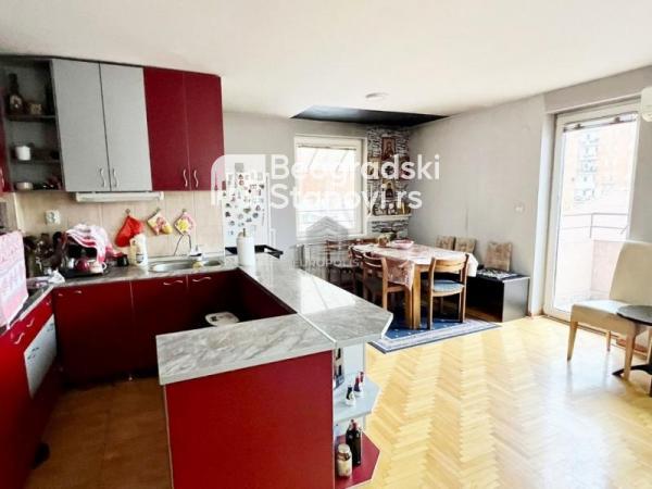 Stan na prodaju u Beogradu, Mirijevo, trosoban, 82m2, cena 155000 evra