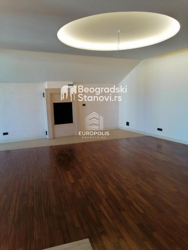 Stan na prodaju u Beogradu, Banovo brdo, cetvorosoban, 130m2, cena 460000 evra