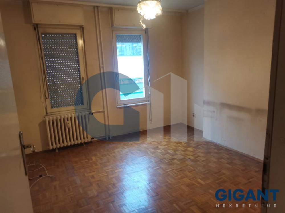 Stan na prodaju u Beogradu, Novi Beograd blok 24 (Super Vero), cetvorosoban, 89m2, cena 269000 evra