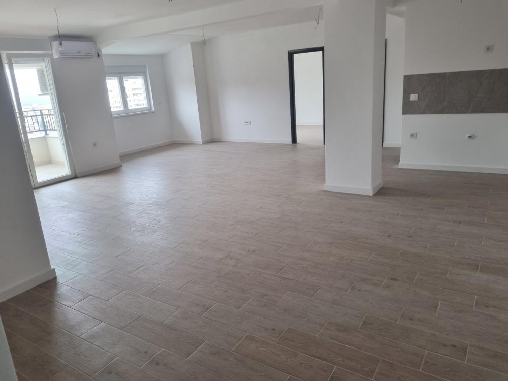 Stan na prodaju u Beogradu, Mirijevo, trosoban, 90m2, cena 180000 evra