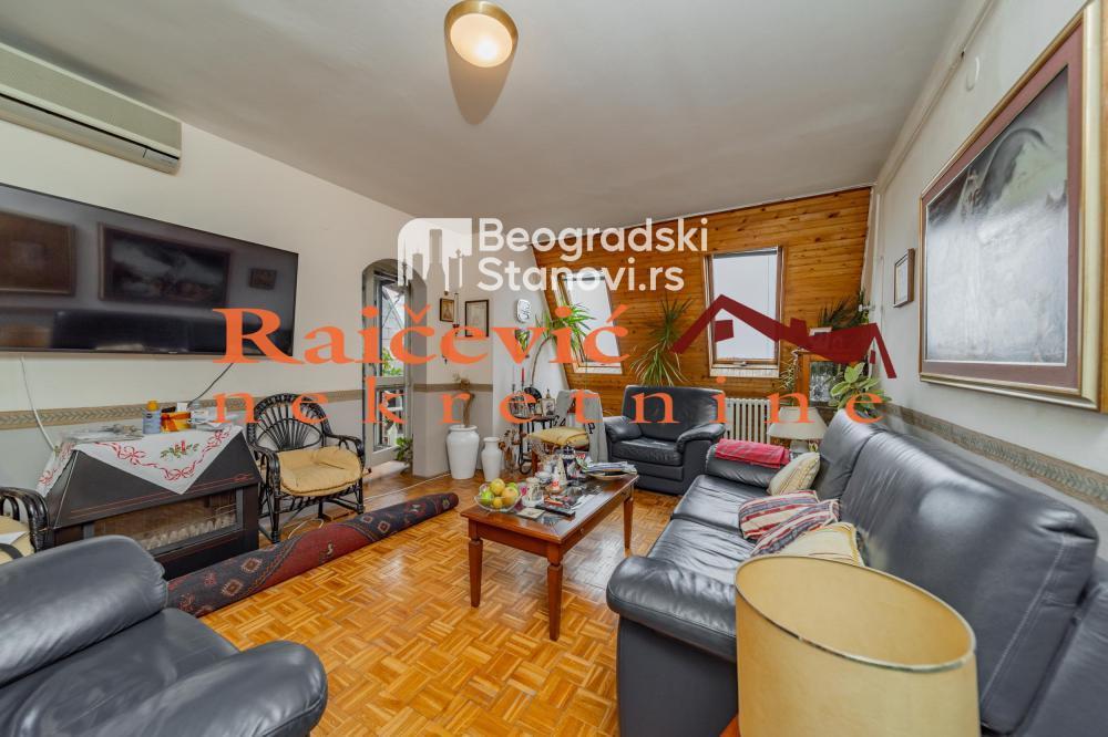 Stan na prodaju u Beogradu, Banovo brdo, trosoban, 80m2, cena 260000 evra