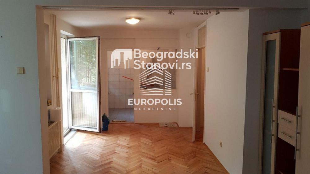 Stan na prodaju u Beogradu, Žarkovo, dvoiposoban, 68m2, cena 135000 evra