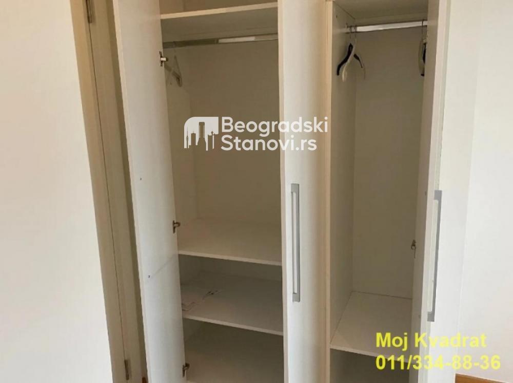 Stan na prodaju u Beogradu, Beograd na vodi, trosoban, 83m2, cena 375000 evra