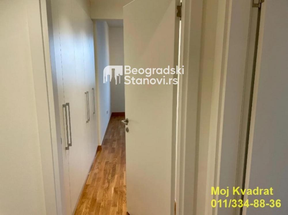 Stan na prodaju u Beogradu, Beograd na vodi, trosoban, 83m2, cena 375000 evra