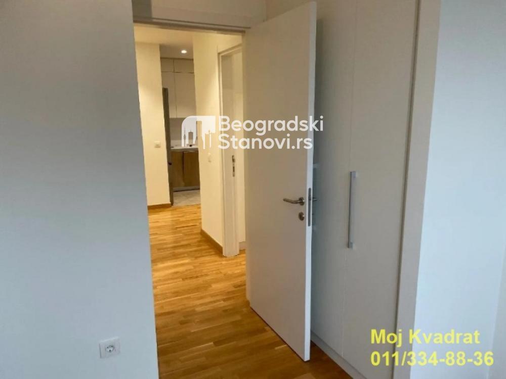 Stan na prodaju u Beogradu, Beograd na vodi, trosoban, 83m2, cena 375000 evra