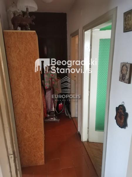 Stan na prodaju u Beogradu, Novi Beograd blok 33 (Genex kula), troiposoban, 90m2, cena 270000 evra